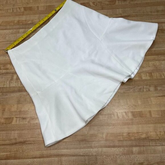 Aryn K White Flounce Skirt – Size L - Picture 4 of 7